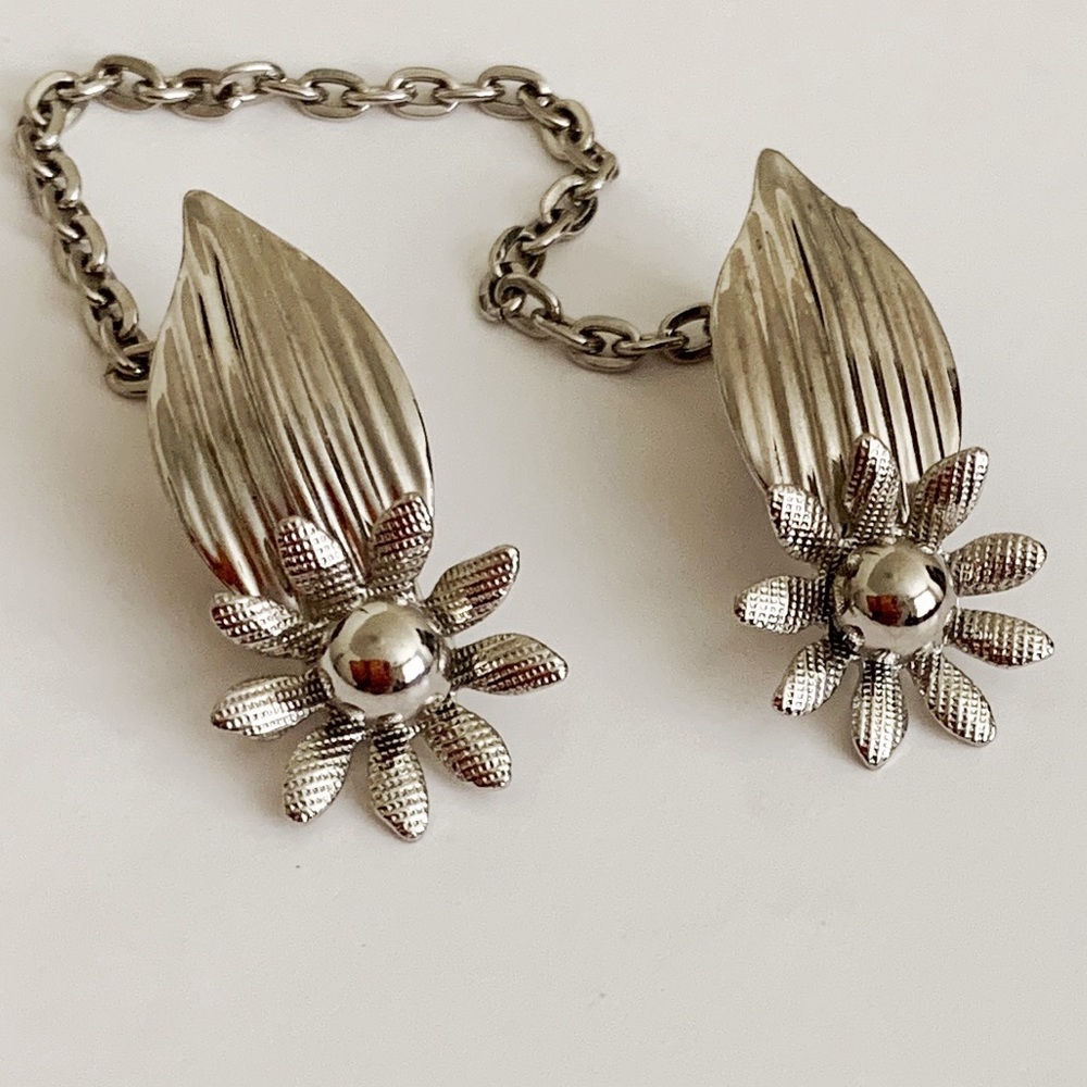 Vintage Sweater Clips (A-10)